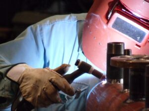 鉄のヘッダー管 TIG溶接中