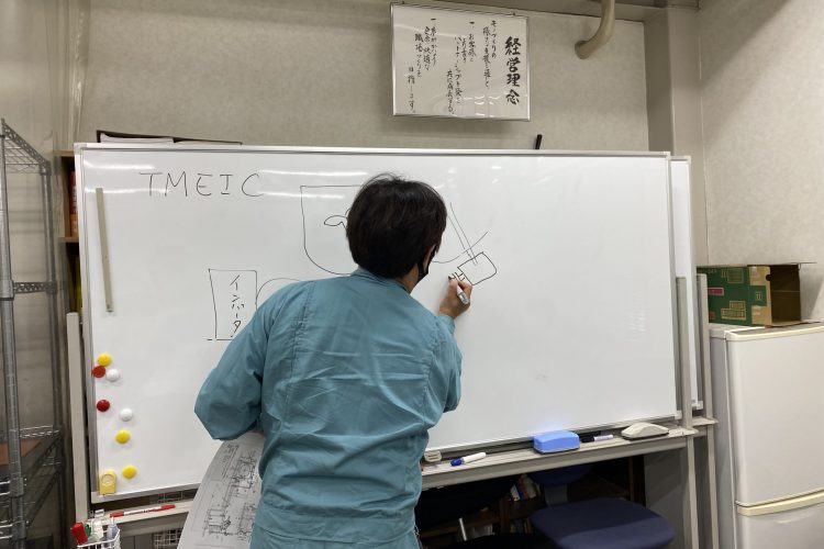 3660DCF6-7A5D-44AE-BA64-1E7EDD30D03B