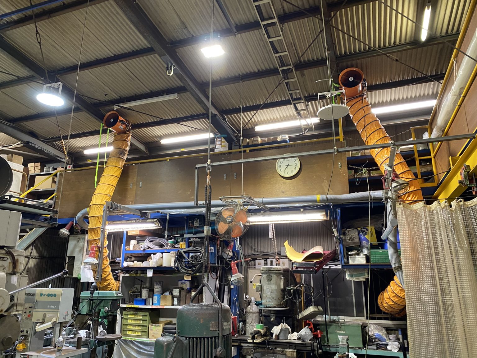 天井への送風機で、工場を冷やす（1）